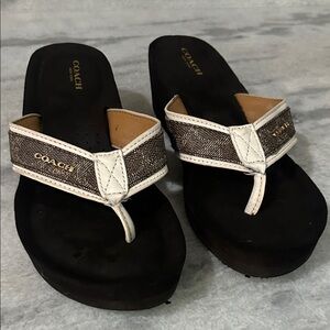 Coach Women's Black & Cream Sandals sz 8.5 good but used condition see min wear